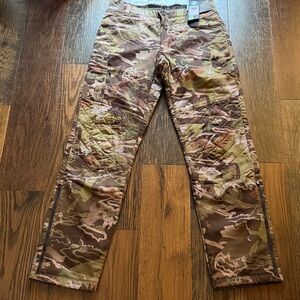 Under Armour Storm Camo Pants
BNWT -Size 10